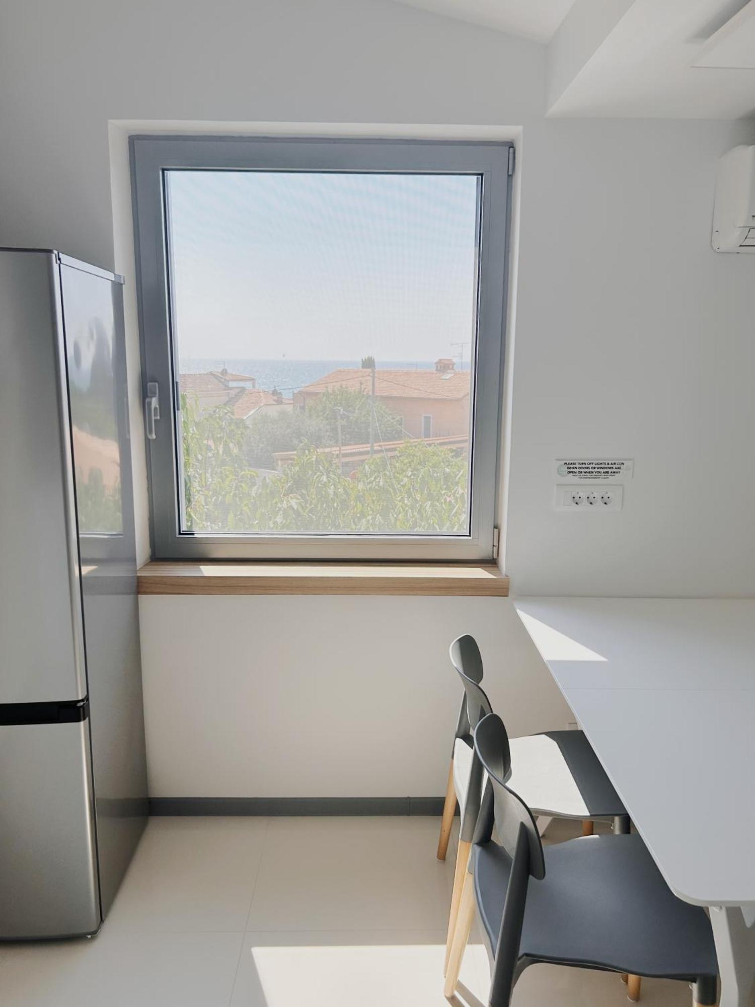 Sunny House Apartment Zambratija  Luaran gambar