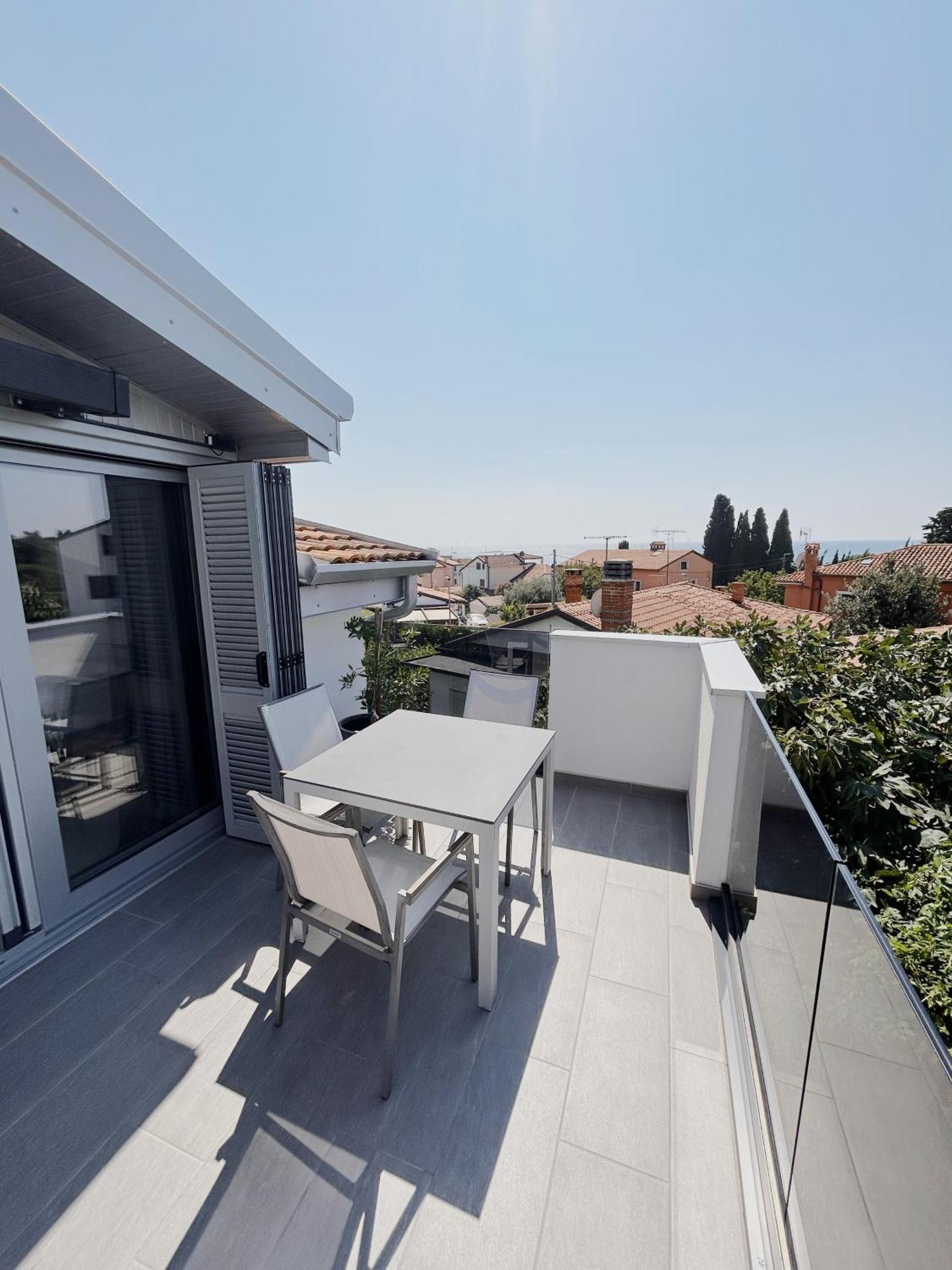 Sunny House Apartment Zambratija  Luaran gambar